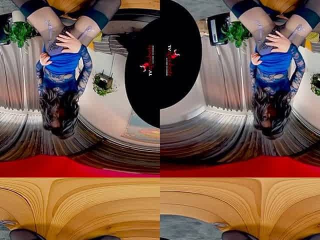 Virtual Reality - Escape To A Sensual Nylon World