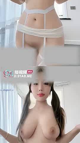 Kuaishou Babe with Baby Face & Huge Breasts: Face Revealed, Naked Dance, Crotch-Exposing, White Stockings, Wildly Bouncing Big T
