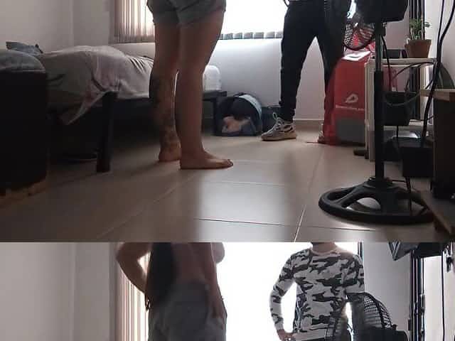 I surprised the delivery stud by paying him with my booty coz I had no cash to pay for the order
