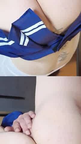 Inexperienced Virgin Rubs Her and Drives Herself to Squirting
