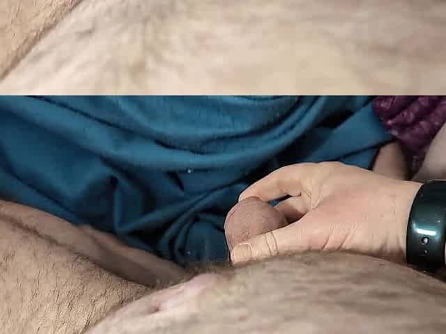 Wearing Girlfriend's Apple See and Down Jacket and cuming on her Apple See on my wrist