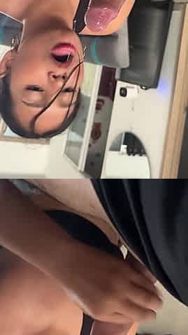 Beautiful Colombian Giving a Good Blowjob