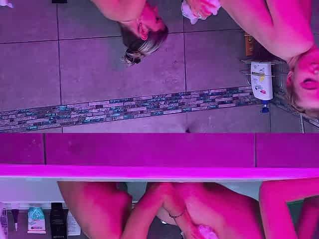 Washroom lesbo feet licking