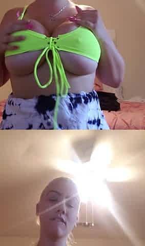 Big boob brunette masturbates on webcam