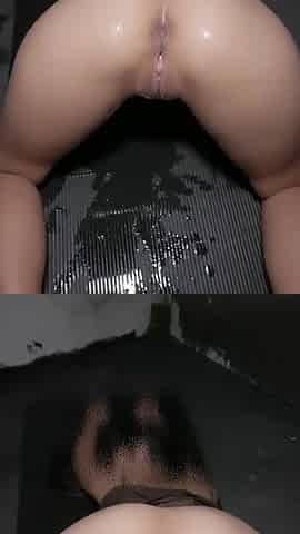 Showing off the Pussy on the Boat, the Pussy Is Full of Cum