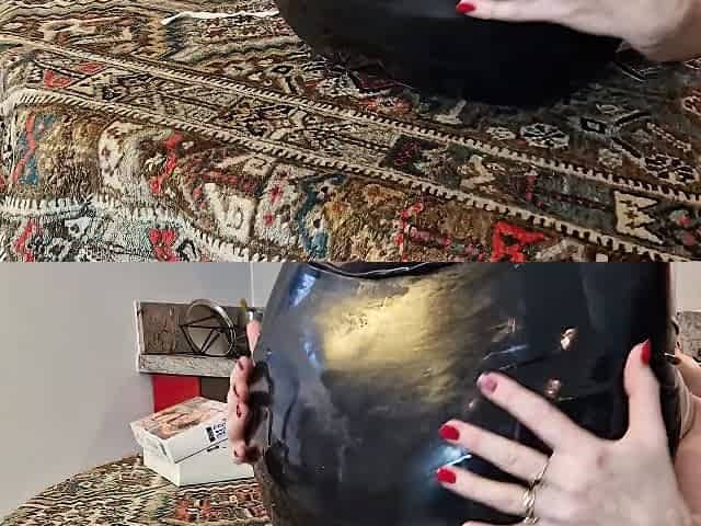 Kitchen Self-fucking In Raven Nylons