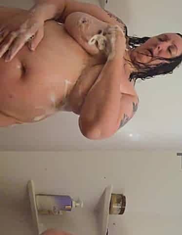 Candid voyeur spy's on Sandra in the shower