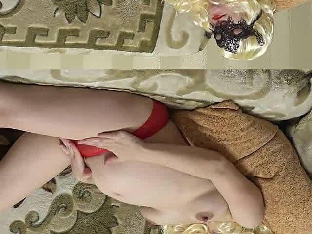 Preggy mother i'd like to fuck fingering her curly large vagina throughout pants. Homemade.