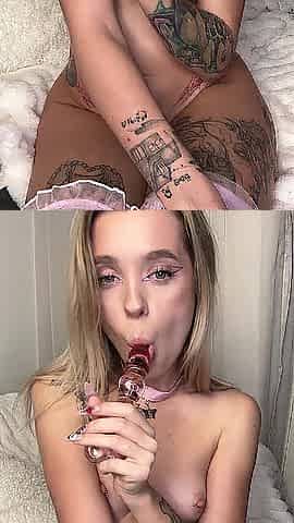 Sexy Blond enjoying a Anal Sextoy