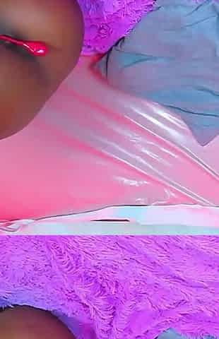 Horny Lesbian Masturbates Watching Porn of Pussies Being Eaten on Screen