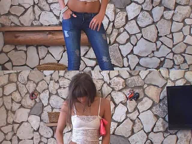 Amateur Webcam Teen Flashes Masturbates
