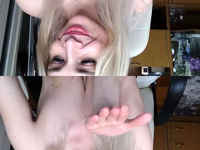 Sexy peach hottie blonde babe solo plays and she loves it