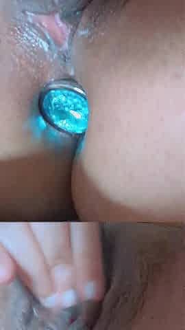Excited teen plays with her snatch and her butt-ramming