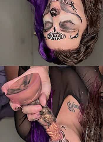 Hawt mother I'd like to fuck sucks and sucks her sex-toy!