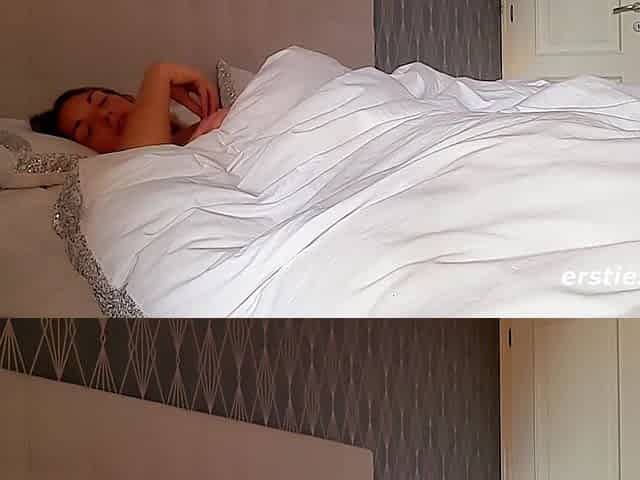 Sexy British Babe Lana Pleases Herself When She Wakes Up
