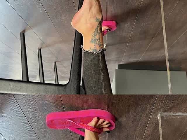 My Favorite Pink Flip Flops and Tight Skinny Jeans on Me Too