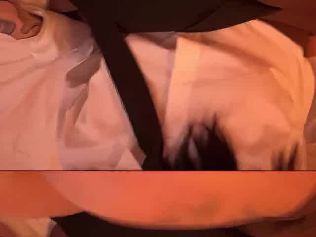 Kiri tries an booty-plug for the 1st time