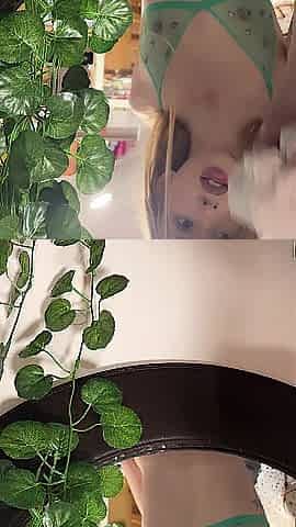 Selfie play