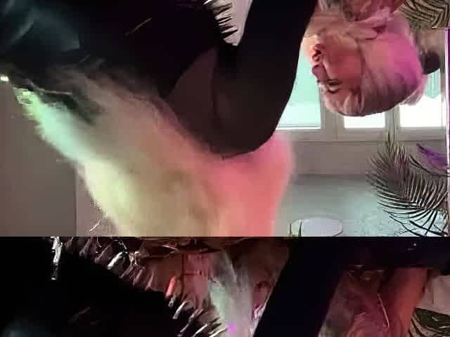 LESBIAN ANAL FUCK pegging PORNSTAR Isizzu Michaela