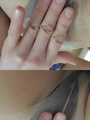 Wearing Pantyhose and Fingering My Crotch