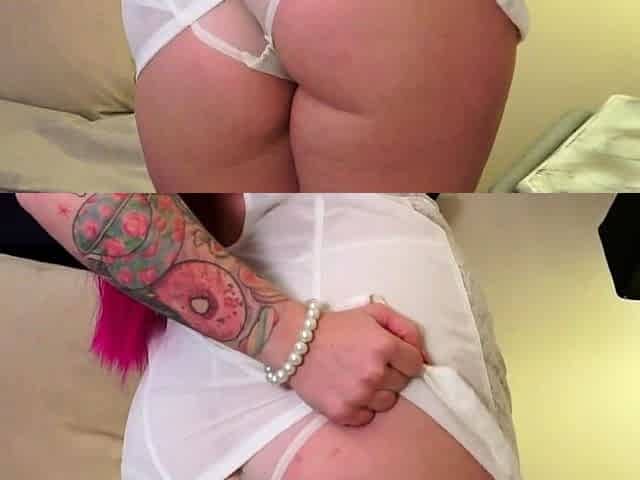 Close up MILF masturbation