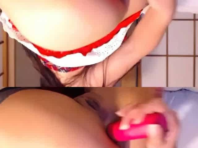 Hot Chick fucks her ass with toy