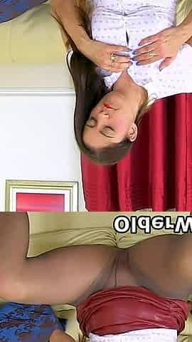 English MILF Leia Organa Rips Her Black Tights to Make Room for Her Pink Dildo