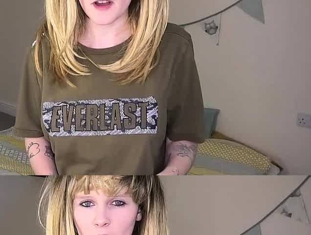 Webcam Crazy Blonde fingers herself live