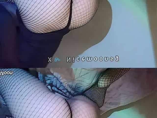 Emo Frieren cosplay Large butt by BereniceMoon