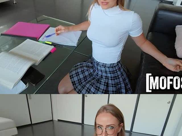 College Roommate Caught Me Taking Fotos Of Her - MOFOS twenty one