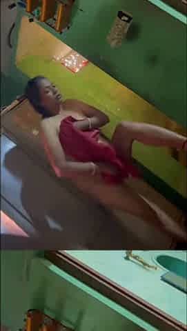 Momnnude secretly captured by horny bull son and spying mom is not a bad thing for him