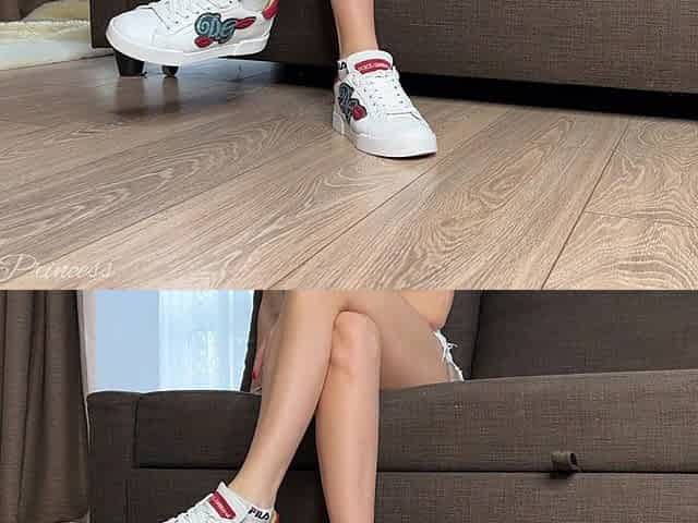 Sneakers Fetish & Shoe Play