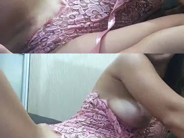 Hot Babe gets naked and fucks her ass