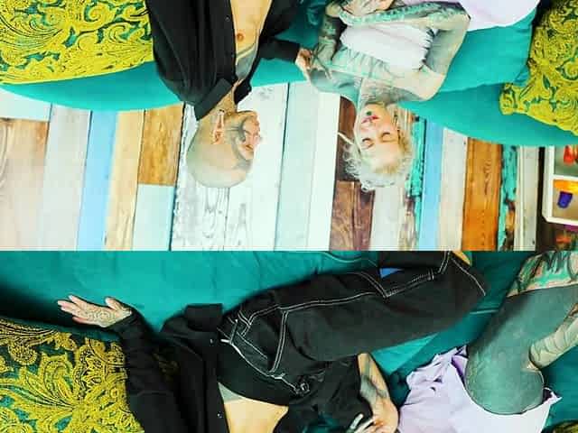 Alt beauty Anuskatzz stuffs Nahluu's pussy