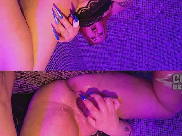 Pastel Bat Bbw Model Lubing Up And Banging Herself Out With A Huge Pink Dildo In The Sauna