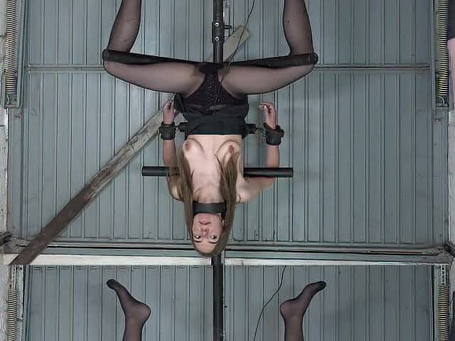 Mother I'd Like To Fuck gal fisted on the leg spreader