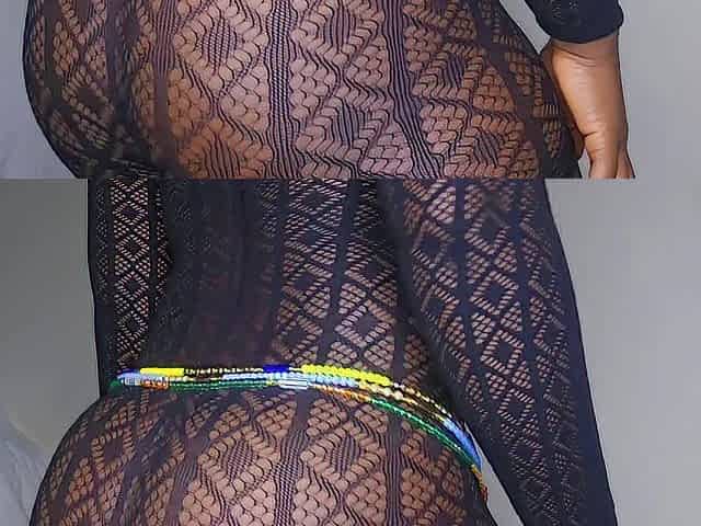 Hot Black shakes large ass