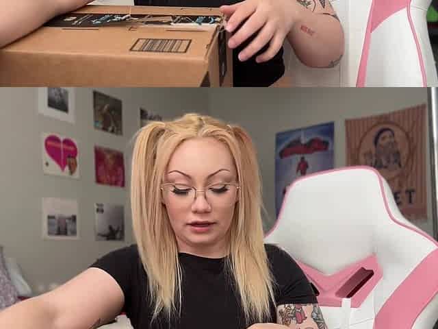 Unboxing My Fuck Machine