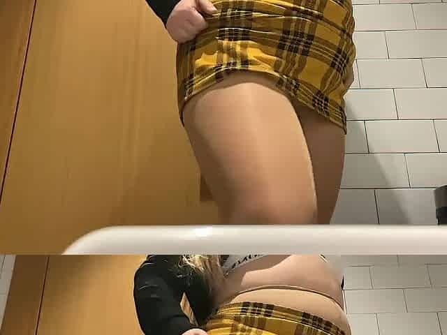 OBESE SCHOOLGIRL HERSELF WHILST MASTURBATING IN PUBLIC BIFFY