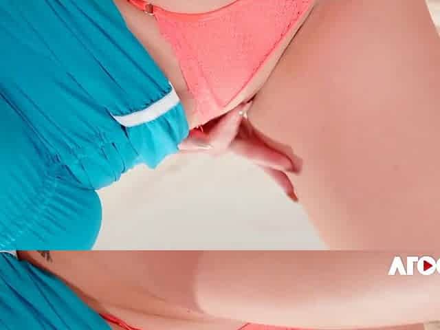 Brunette hair Chick Sapphire LaPiedra Vagina Roughly Stretched