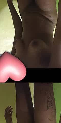 Solo black beauty masturbating