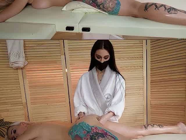 Lesbo massage ended with anal fisting