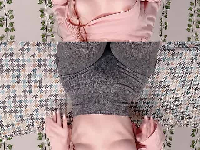 Morning yoga with squirt in leggings / also moist