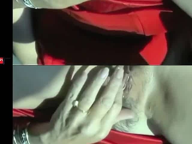Older Feeling Herself Pissing Then Masturbating And Coming