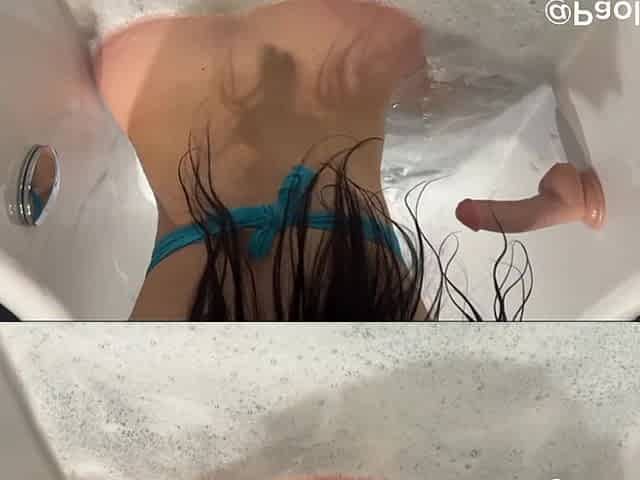 I Play in My Bathtub