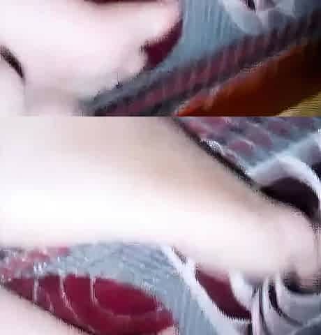 Arab Girl's Hot Milk and Feet Webcam Show