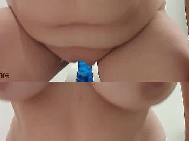 amateur riding sex-toy in bathtub