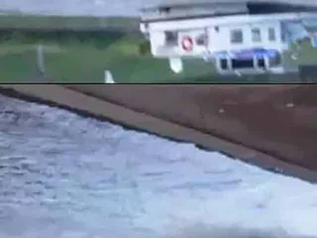 Blonde Deutsche Amateurin zeigt ihre Titten am Wasser