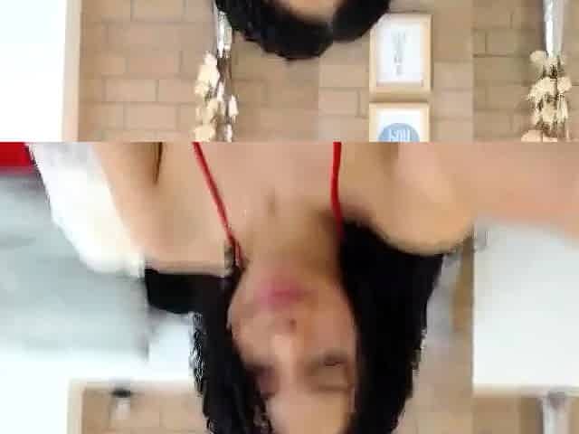 Amateur Molly Bloom Pleasures Herself Solo