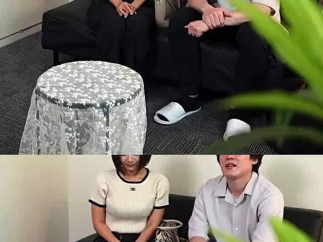 Zoey Fingers Her Young Pussy On Webcam